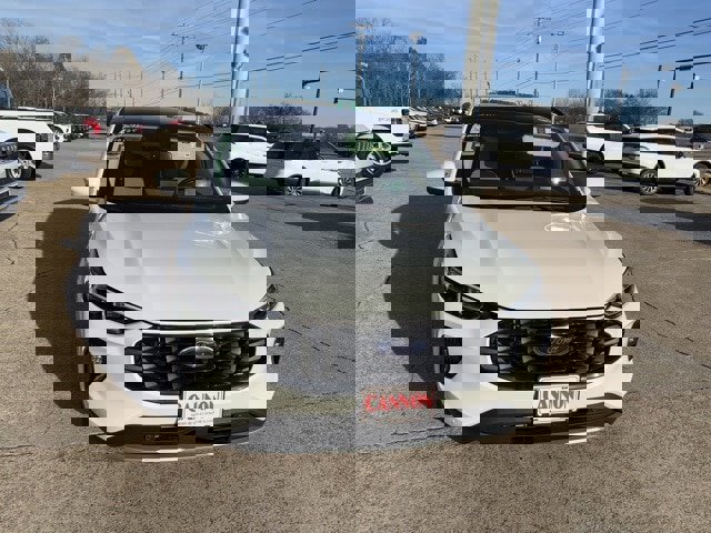 Certified 2023 Ford Escape Platinum w/ Premium Technology Package image 4