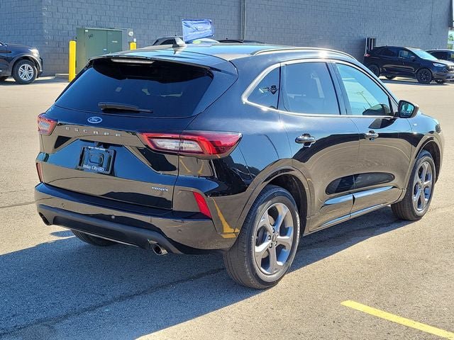 Certified 2023 Ford Escape ST-Line w/ Tech Pack #1 AWD/4WD image 4