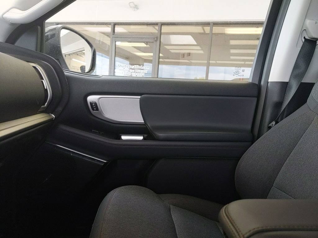 Certified 2025 Ford Expedition Active AWD/4WD image 24