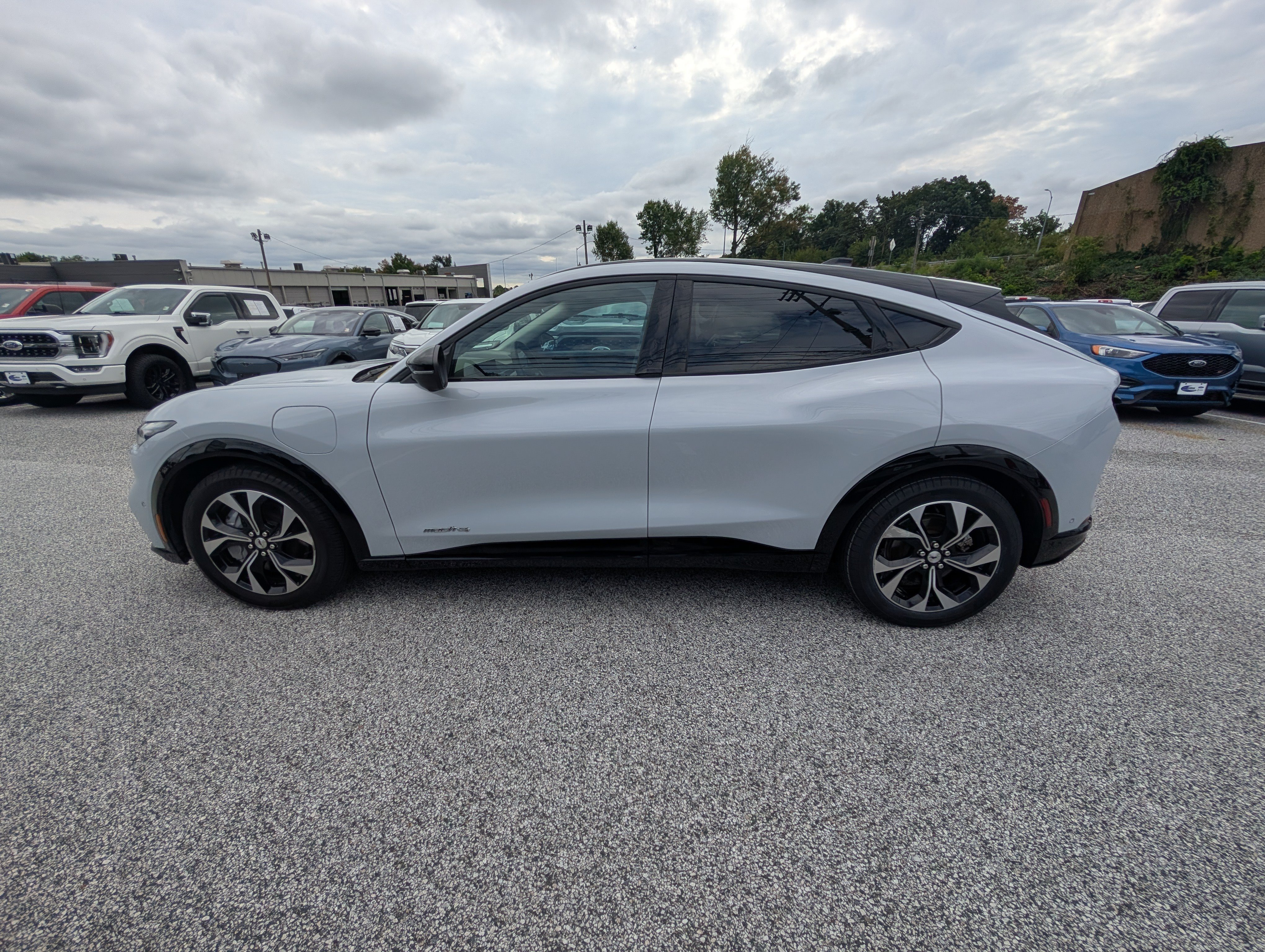 Certified 2023 Ford Mustang Mach-E Premium AWD/4WD image 3
