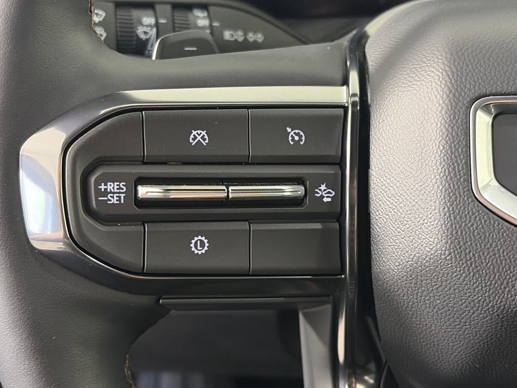 Used 2025 GMC Acadia AT4 image 17