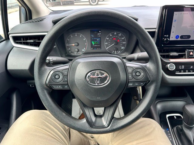 Used 2025 Toyota Corolla LE FWD image 57
