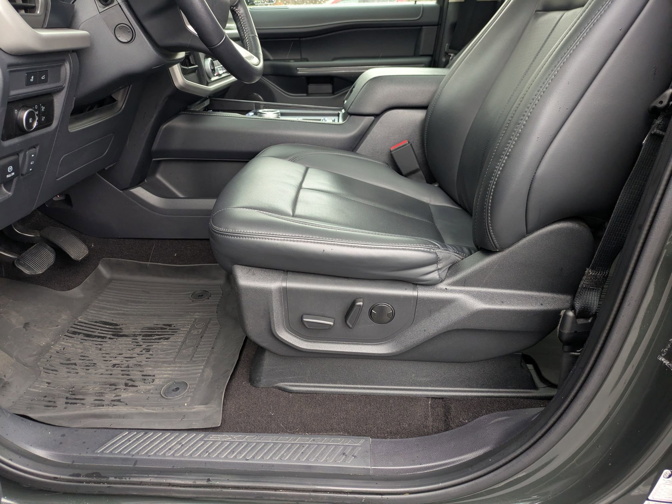 Certified 2023 Ford Expedition Max XLT image 12