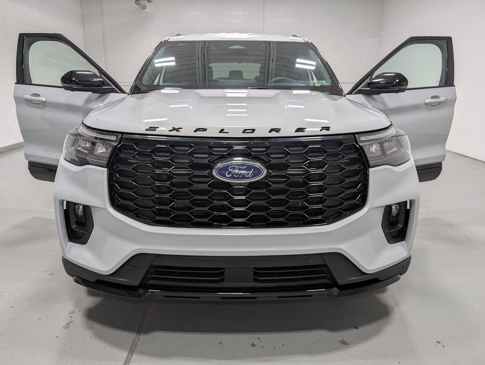 Certified 2026 Ford Explorer ST-Line w/ ST-Line Street Pack AWD/4WD image 15