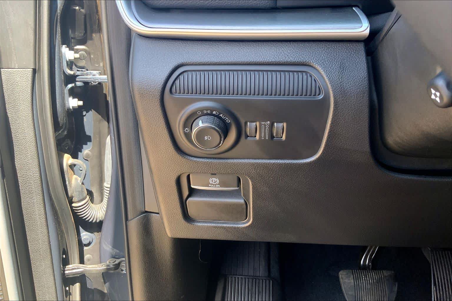 Used 2025 Jeep Wagoneer Series II AWD/4WD image 36