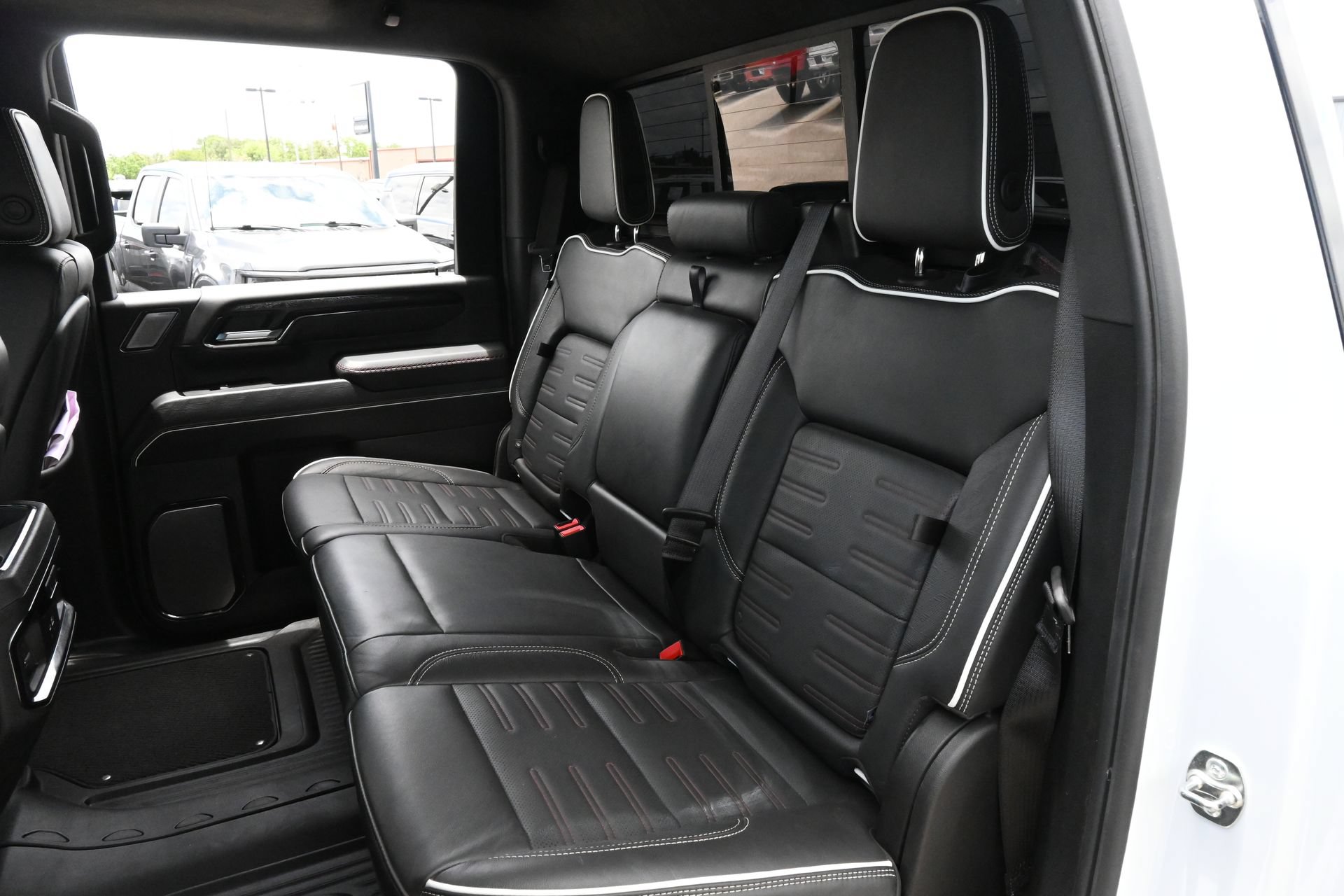 Used 2025 GMC Sierra 2500 AT4X AWD/4WD image 18