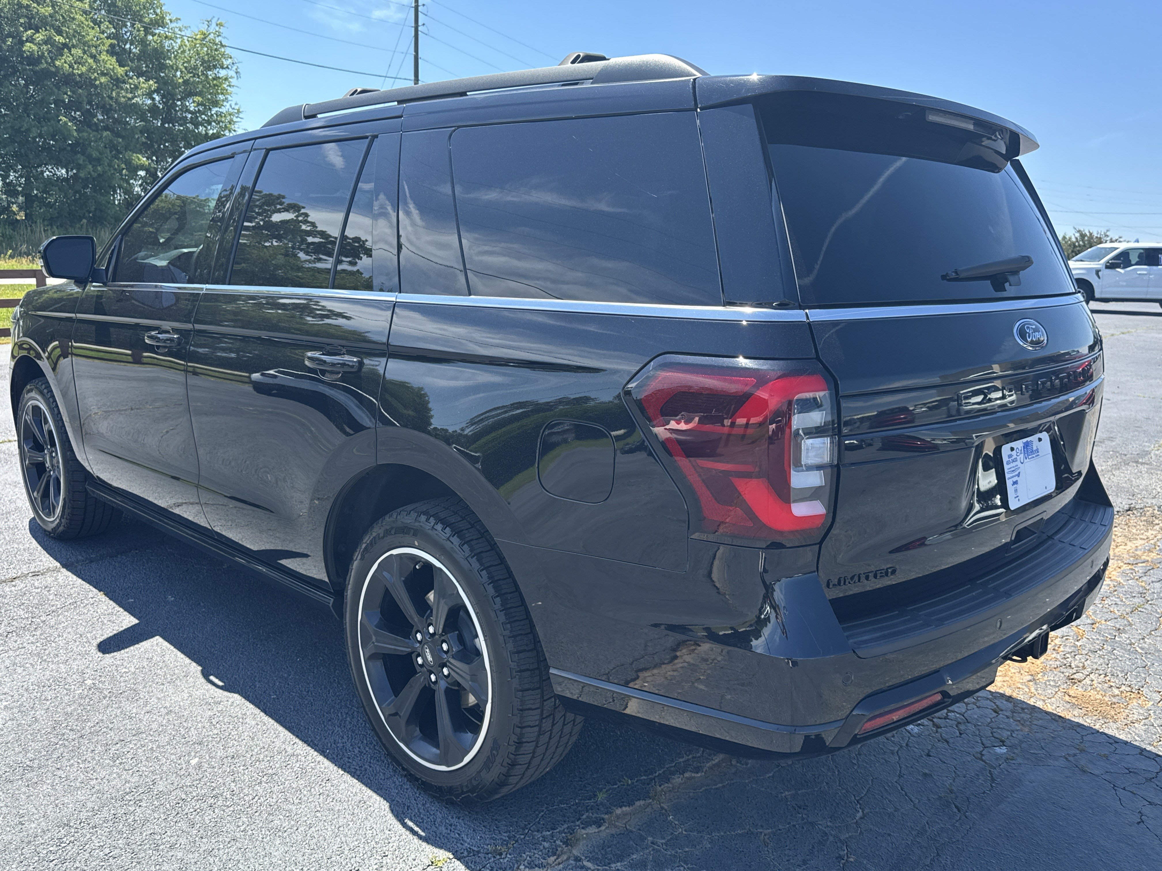 Certified 2023 Ford Expedition Limited AWD/4WD image 7