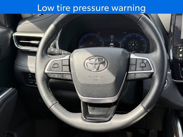 Used 2023 Toyota Highlander Platinum AWD/4WD image 16