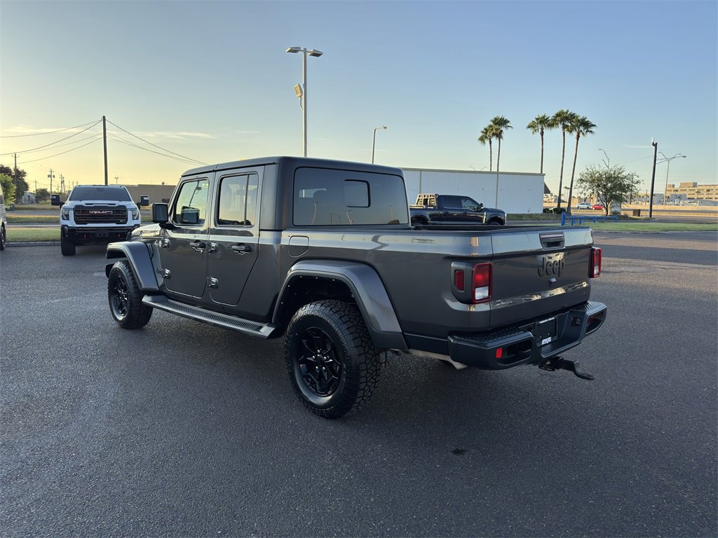 Used 2021 Jeep Gladiator Sport image 3