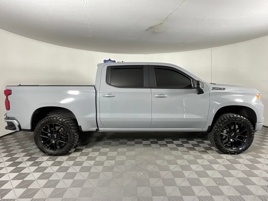 Used 2024 Chevrolet Silverado 1500 RST w/ Z71 Off-Road Package AWD/4WD image 2