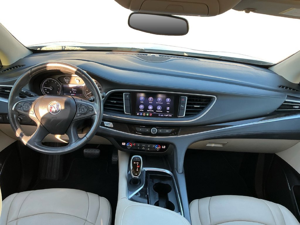 Used 2020 Buick Enclave Essence FWD image 17