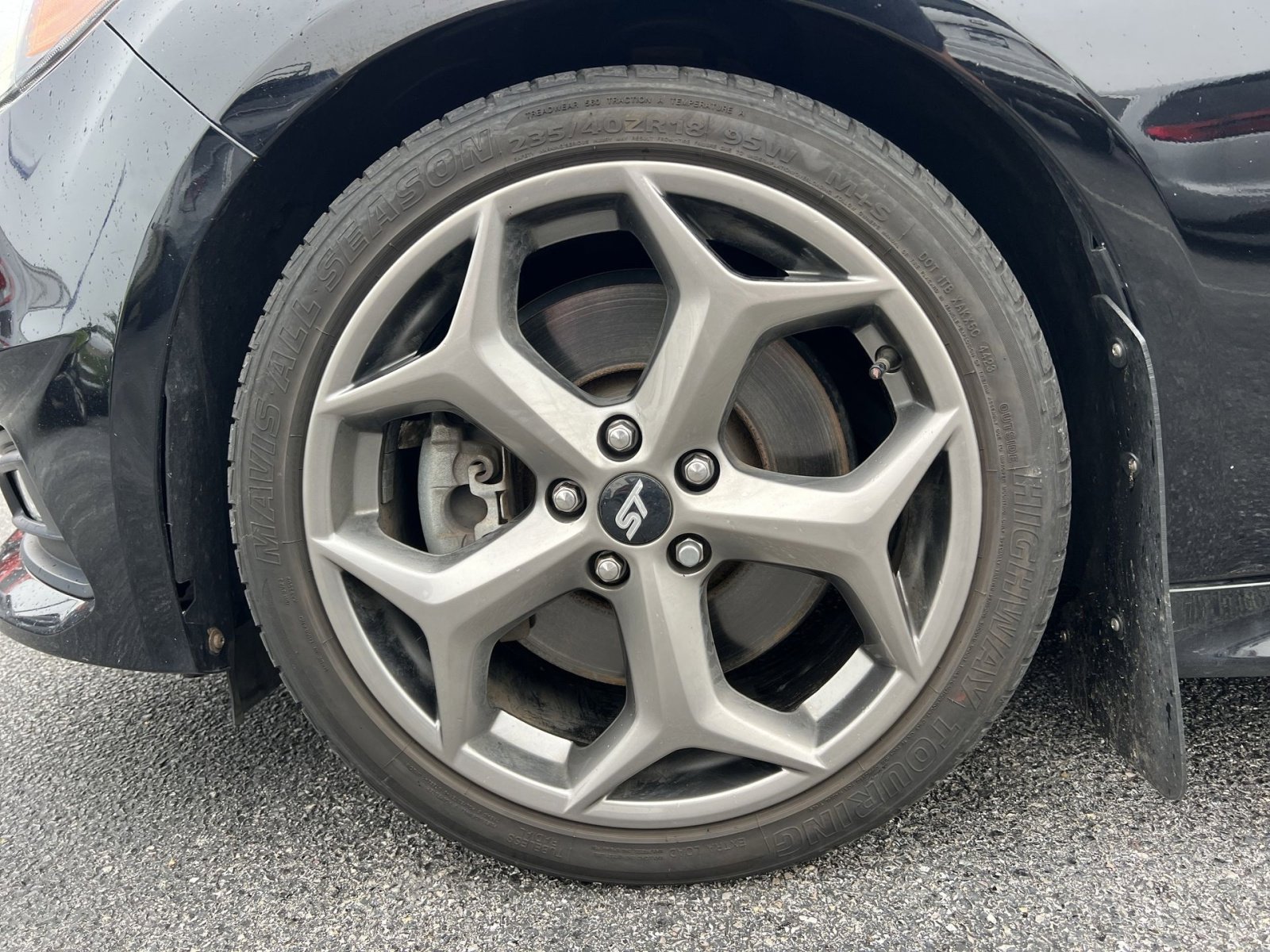 Certified 2018 Ford Focus ST FWD image 18