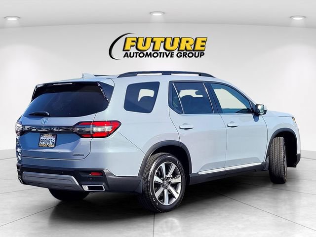 Used 2025 Honda Pilot Touring image 5