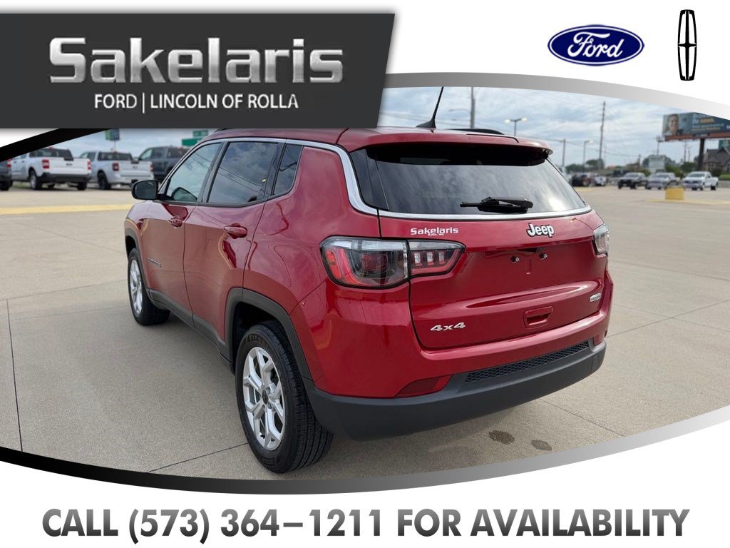 Used 2025 Jeep Compass Latitude AWD/4WD image 7