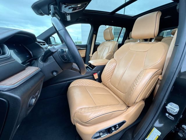 Used 2023 Jeep Grand Cherokee L Summit w/ Advanced Protech Group IV AWD/4WD image 11