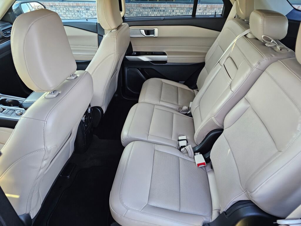 Certified 2023 Ford Explorer Limited image 10