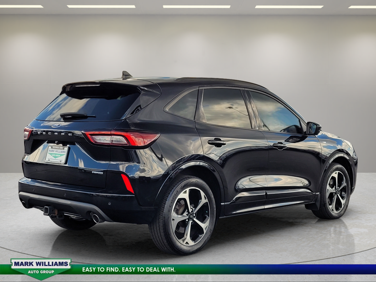 Certified 2023 Ford Escape ST-Line Select w/ Tech Pack #2 AWD/4WD image 4