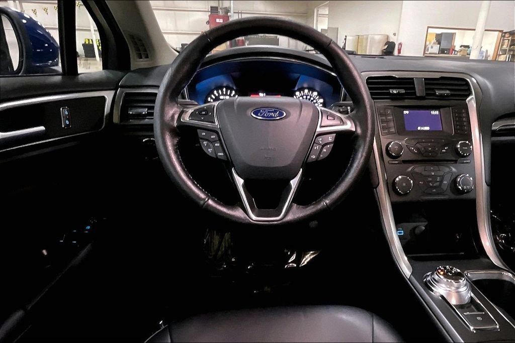 Certified 2017 Ford Fusion SE w/ Equipment Group 201A FWD image 5