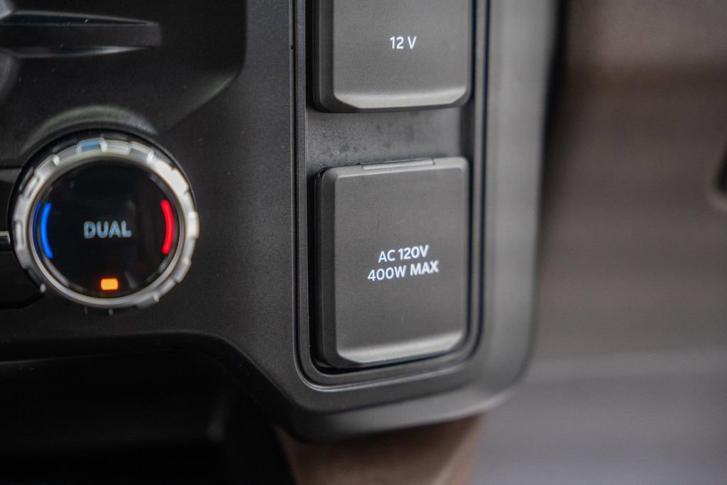 Certified 2025 Ford F250 King Ranch AWD/4WD image 32