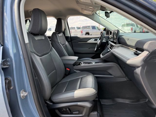 Certified 2025 Ford Explorer Active w/ Active Comfort Package AWD/4WD image 14