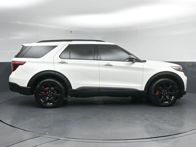 Certified 2024 Ford Explorer ST w/ Equipment Group 401A AWD/4WD image 8