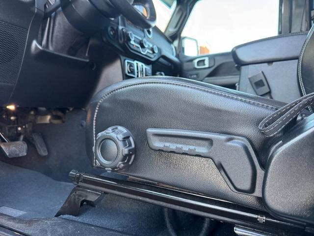 Used 2018 Jeep Wrangler Unlimited Sahara image 19