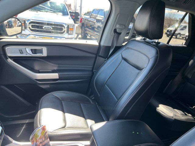 Certified 2023 Ford Explorer Limited w/ Equipment Group 301A AWD/4WD image 8