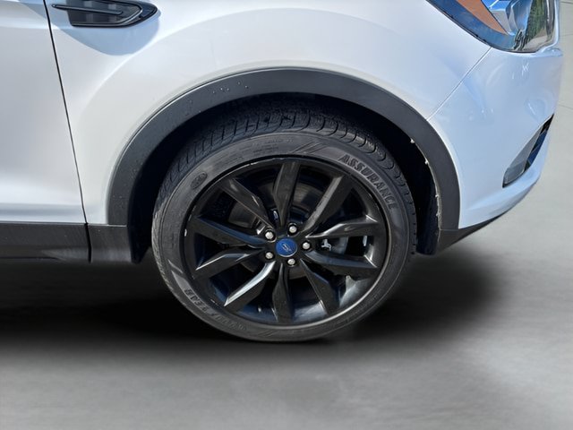 Certified 2018 Ford Escape SE w/ SE Sport Appearance Package AWD/4WD image 29