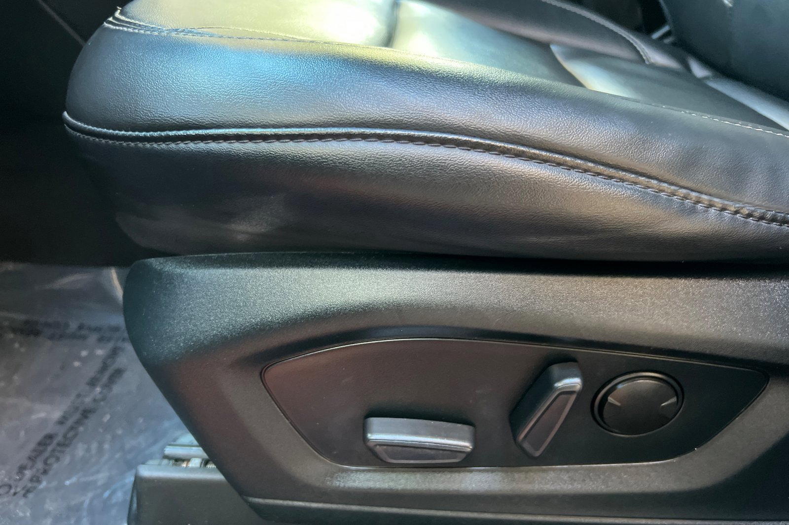 Certified 2022 Ford Explorer XLT w/ Equipment Group 202A image 13