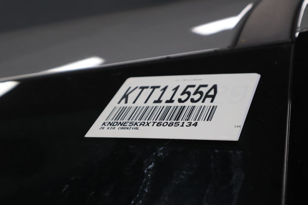 Used 2026 Kia Carnival SX w/ SX Dark Edition Package FWD image 36