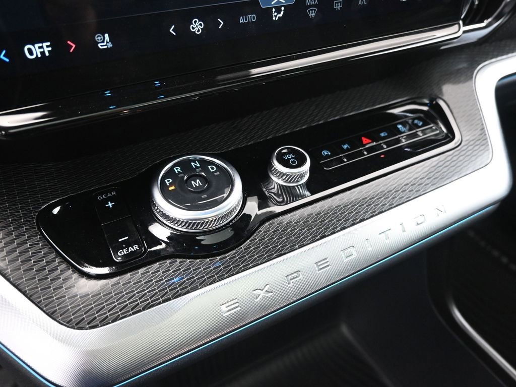 Certified 2025 Ford Expedition Platinum w/ Stealth Appearance Package image 45