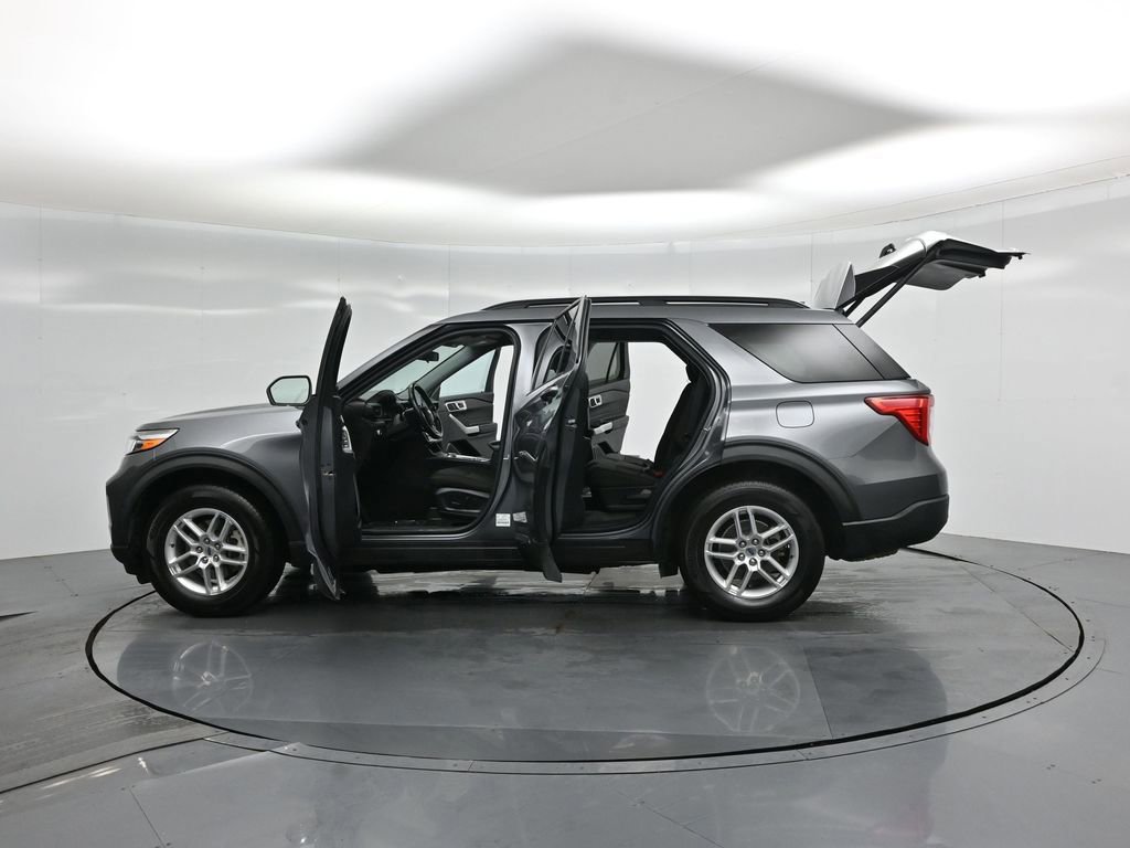 Certified 2022 Ford Explorer XLT w/ Class IV Trailer Tow Package image 57