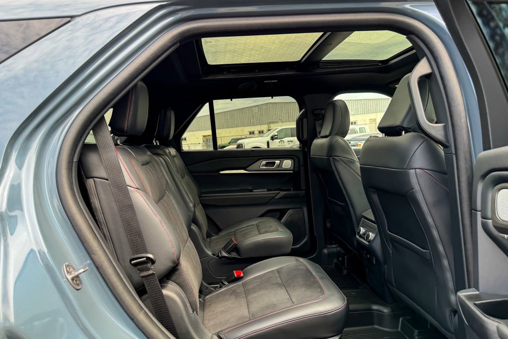 Certified 2025 Ford Explorer ST AWD/4WD image 18