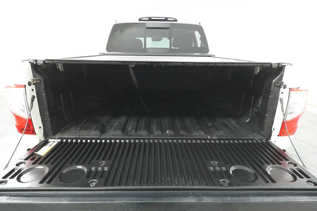 Used 2017 Nissan Titan PRO-4X AWD/4WD image 28