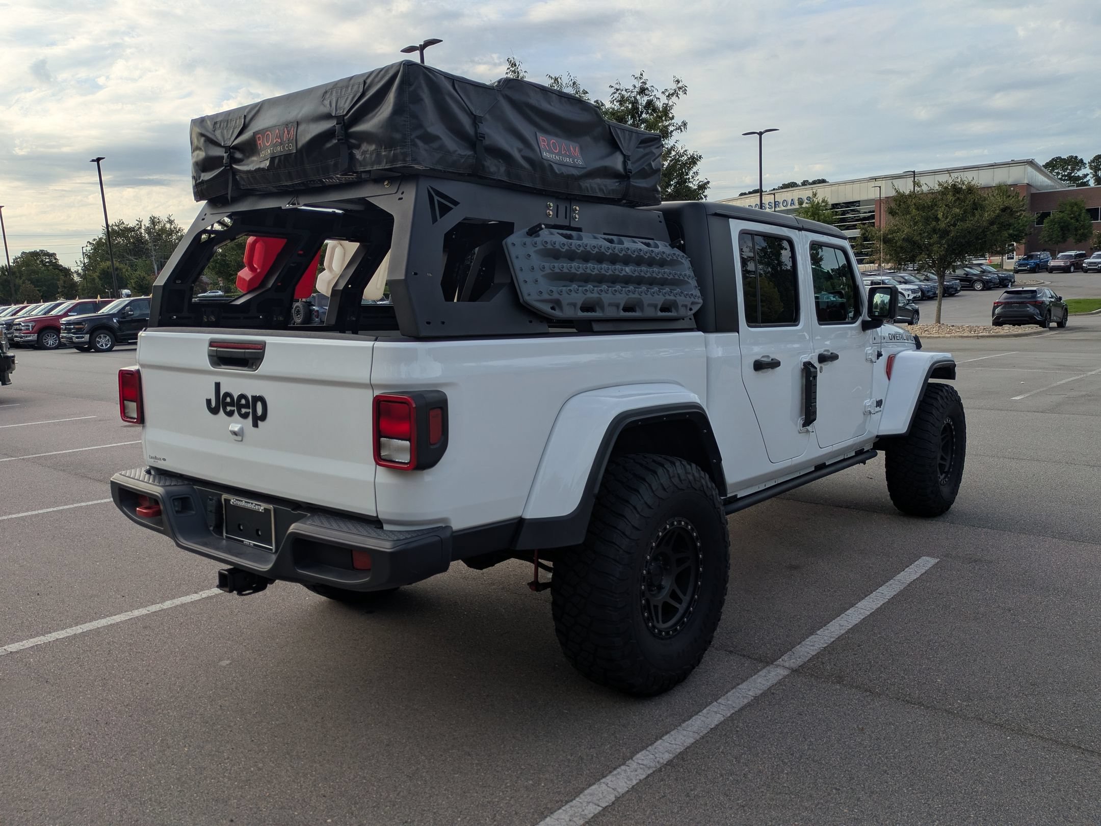 Used 2023 Jeep Gladiator Sport AWD/4WD image 4