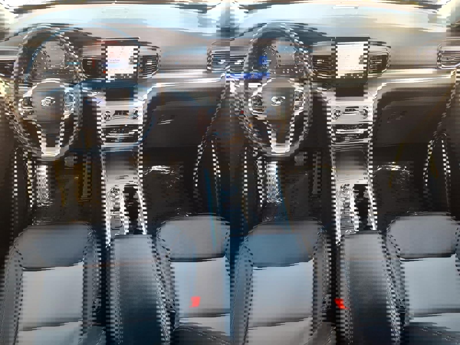 Certified 2022 Ford Explorer XLT w/ Equipment Group 202A image 20