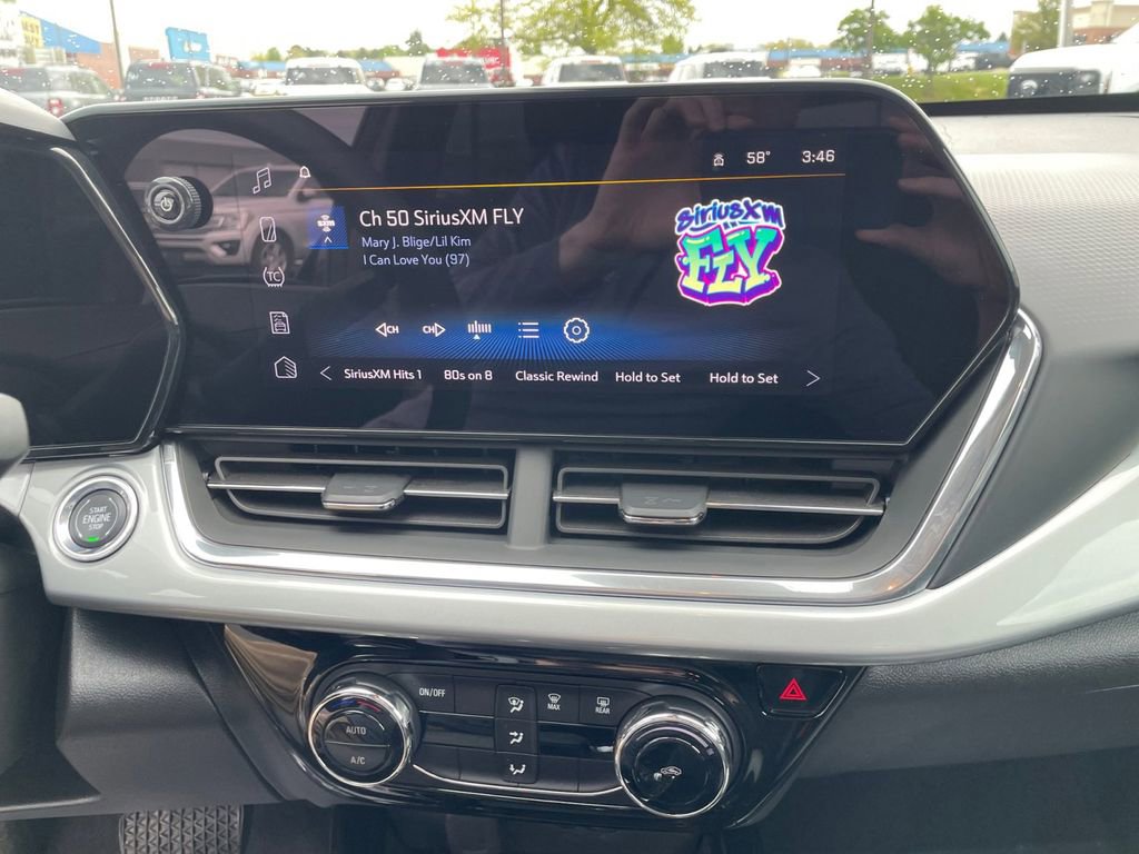 Used 2025 Chevrolet Trax LT FWD image 21