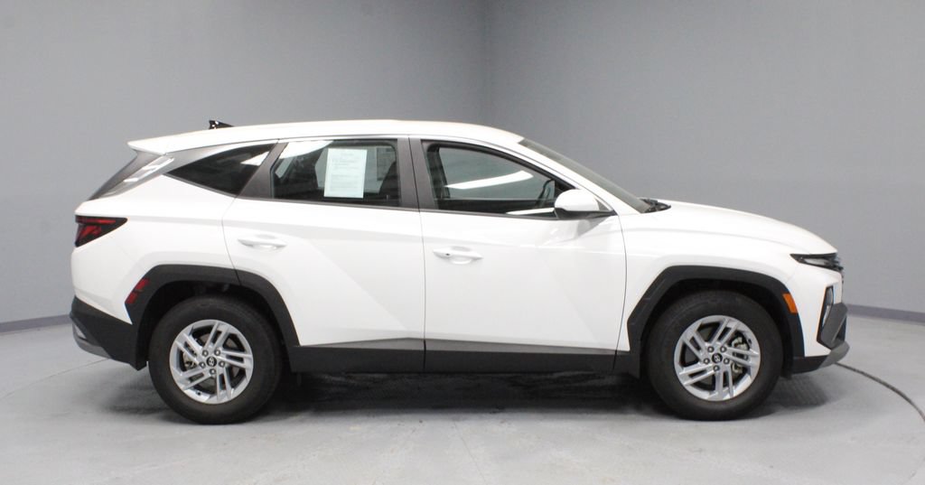 Used 2025 Hyundai Tucson SE FWD image 11