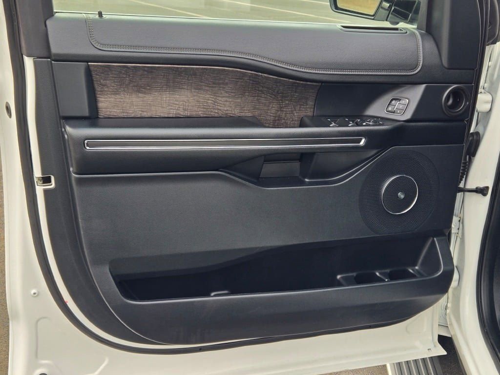 Certified 2021 Ford Expedition Max Limited image 24