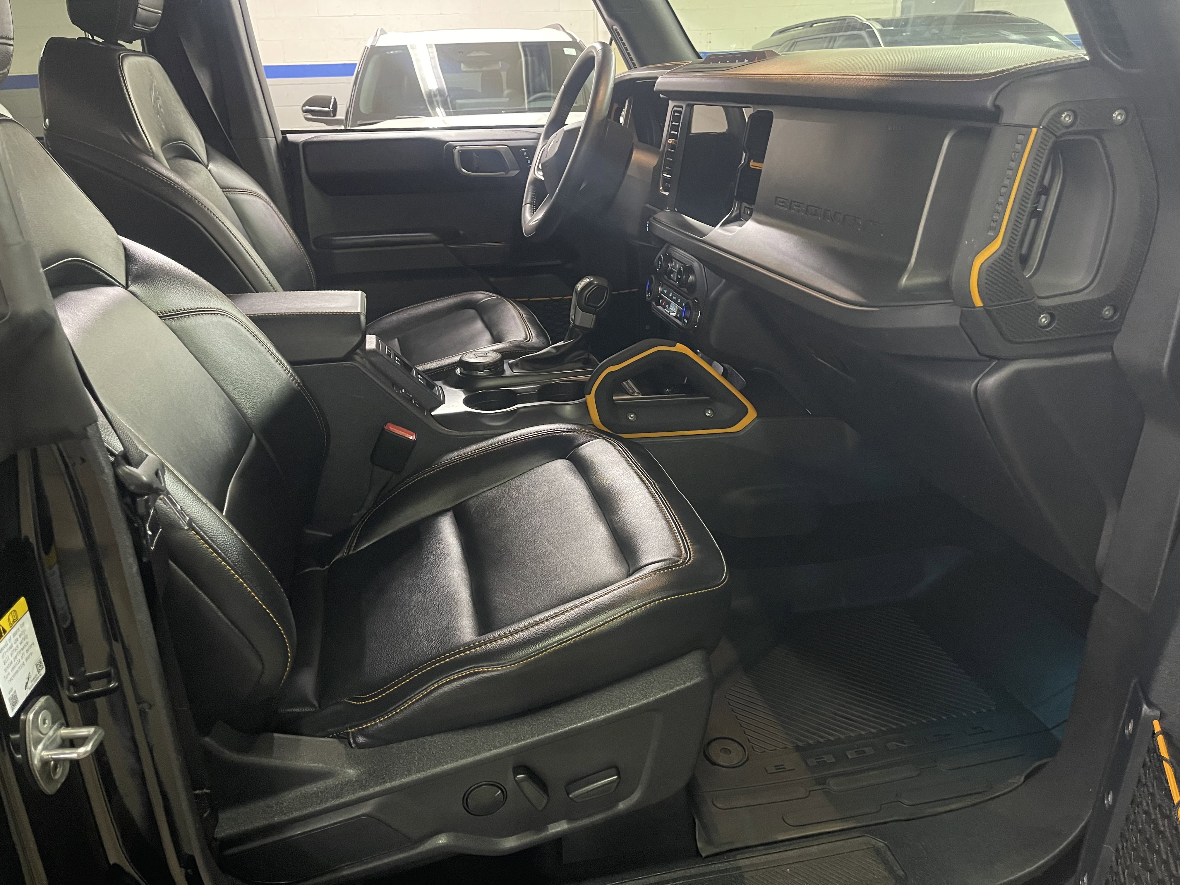 Certified 2024 Ford Bronco Badlands AWD/4WD image 17