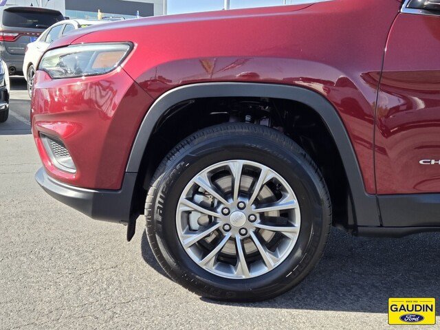 Used 2019 Jeep Cherokee Latitude Plus w/ Trailer Tow Group AWD/4WD image 10