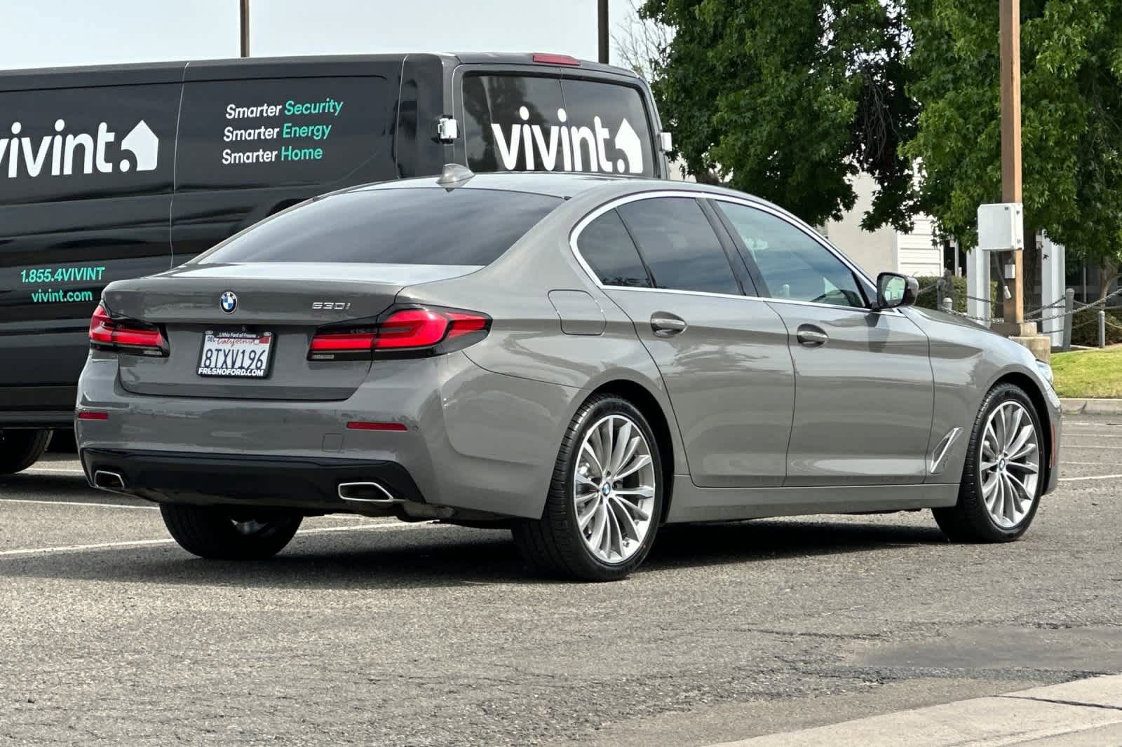 Used 2021 BMW 530i w/ Premium Package RWD image 2