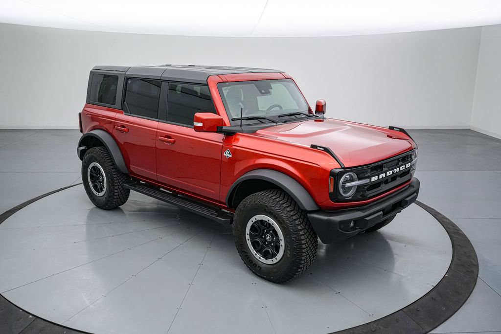 Certified 2022 Ford Bronco Outer Banks w/ Sasquatch Package AWD/4WD image 3