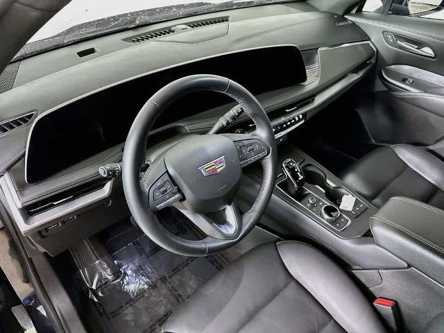 Used 2025 Cadillac XT4 Premium Luxury FWD image 2