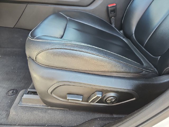 Used 2023 Jeep Grand Cherokee L Limited RWD image 19