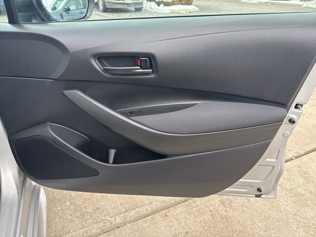 Used 2022 Toyota Corolla LE image 49