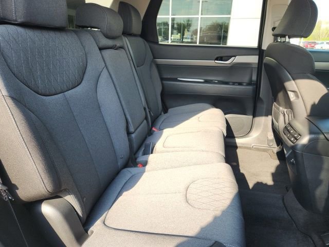 Used 2022 Hyundai Palisade SE image 13