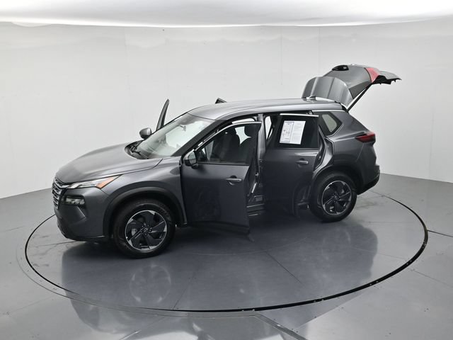 Used 2025 Nissan Rogue SV FWD image 47