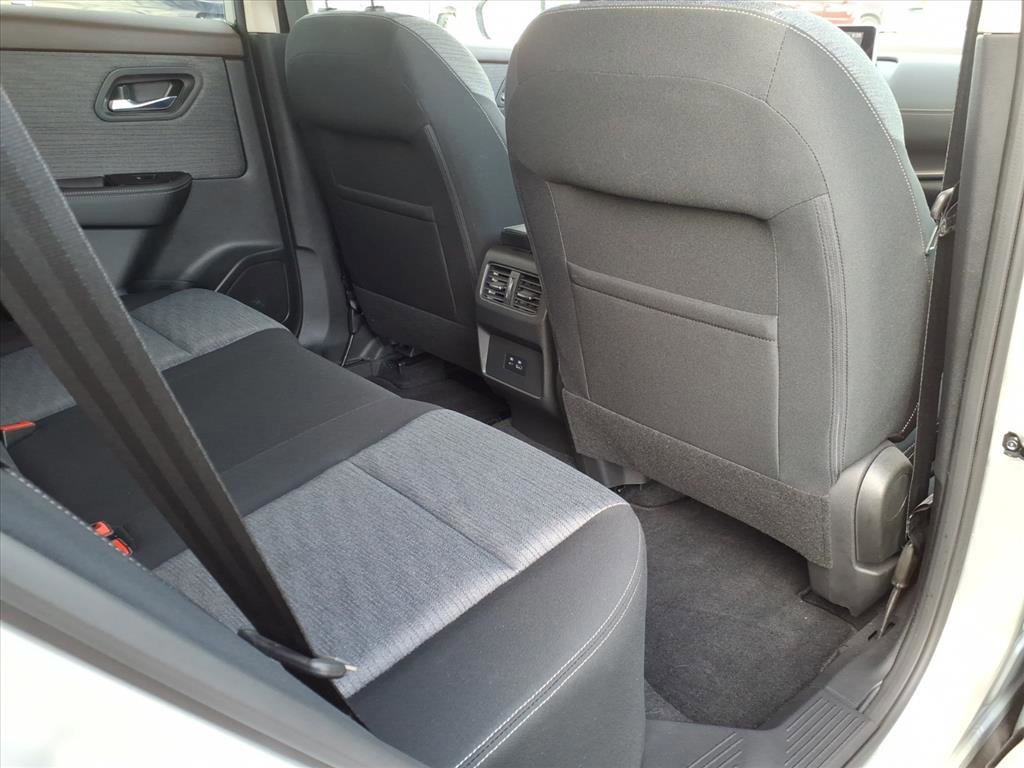 Used 2021 Nissan Rogue SV image 13