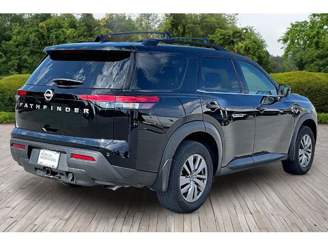 Used 2025 Nissan Pathfinder SV w/ SV Premium Package FWD image 6